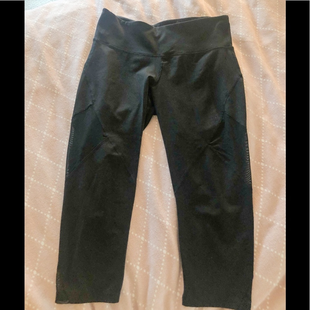 Old navy 7/8 mesh workout leggings